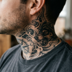 tatouage homme cou